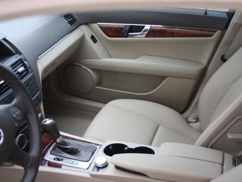 Used 2011 Mercedes-Benz C 300 4MATIC Sedan image 35