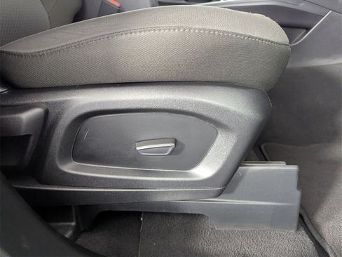 Used 2024 Ford Explorer XLT image 39