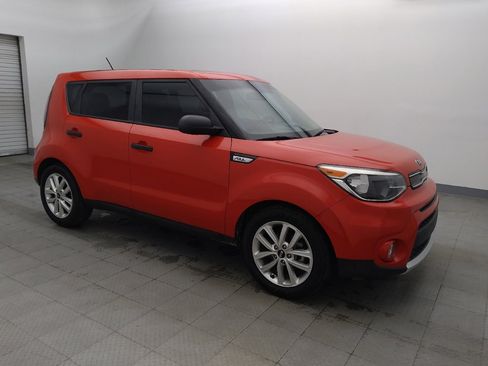 Used 2017 Kia Soul + image 11