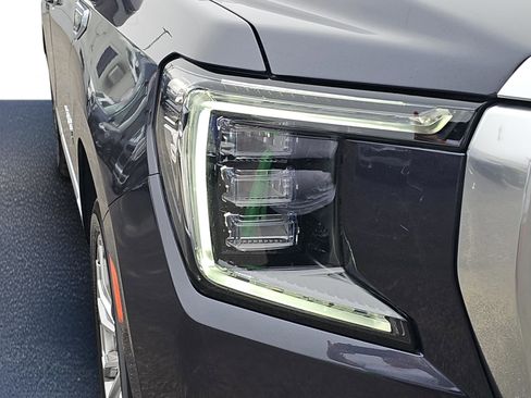 Used 2023 GMC Yukon Denali image 4