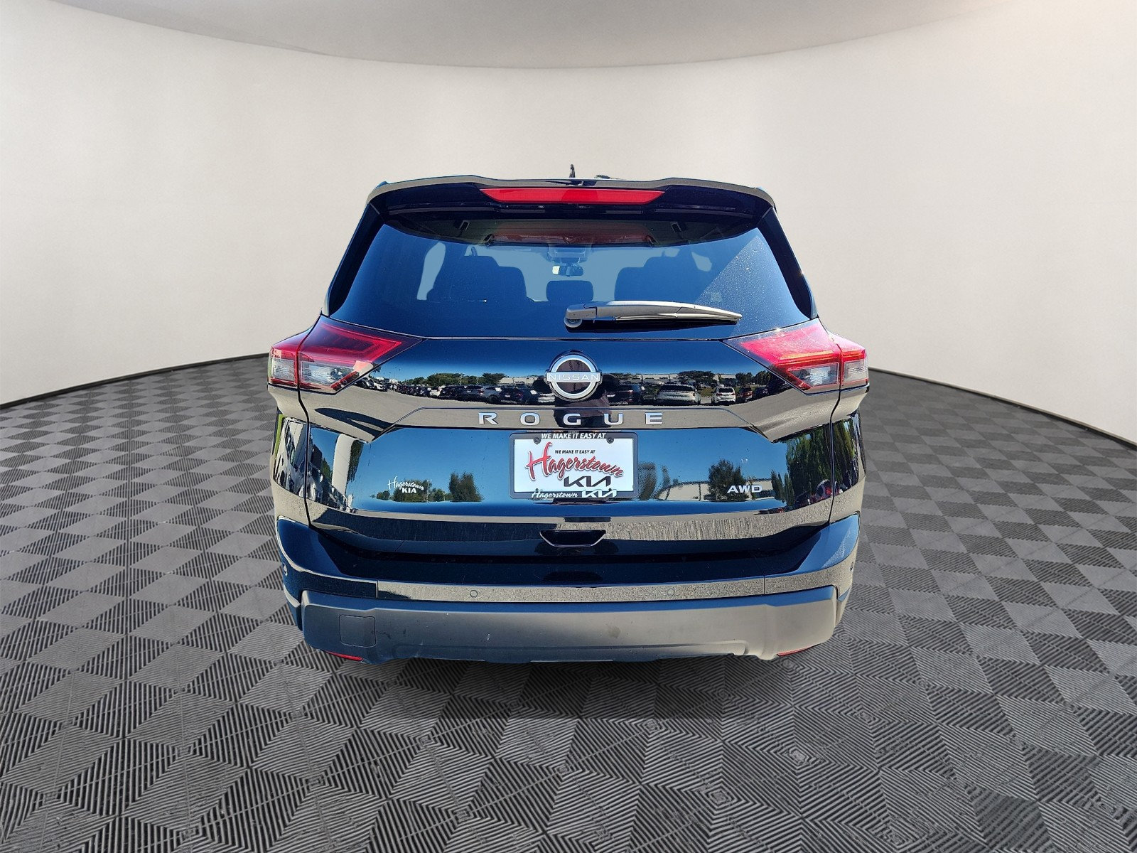 Used 2025 Nissan Rogue SV AWD/4WD image 5