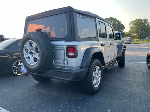 Used 2022 Jeep Wrangler Unlimited Sport AWD/4WD image 5
