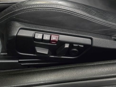 Used 2015 BMW M4 Convertible image 29