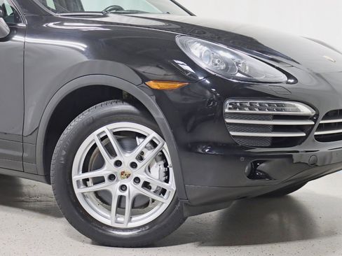 Used 2014 Porsche Cayenne Platinum Edition image 5