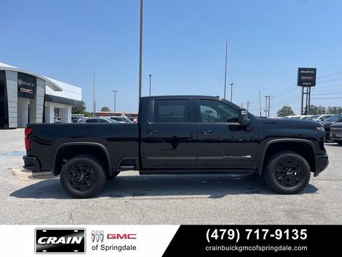 Used 2024 Chevrolet Silverado 2500 High Country w/ High Country Premium Package AWD/4WD image 9