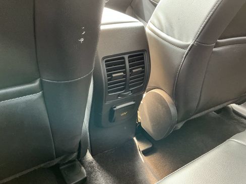 Used 2017 Ford Escape Titanium AWD/4WD image 32