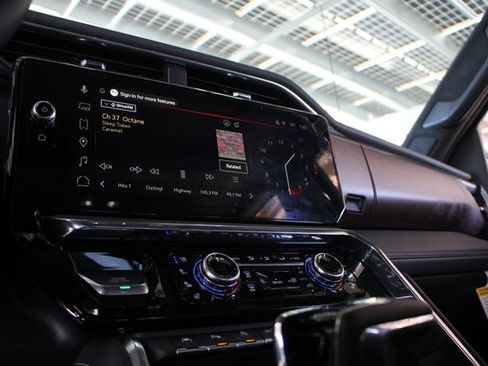 Used 2025 GMC Sierra 1500 Denali Ultimate image 17