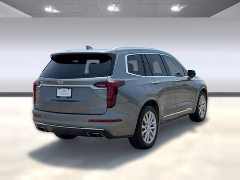 Used 2021 Cadillac XT6 Premium Luxury FWD image 8