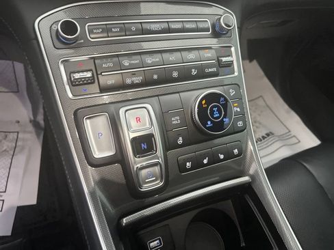 Used 2023 Hyundai Santa Fe Limited image 16
