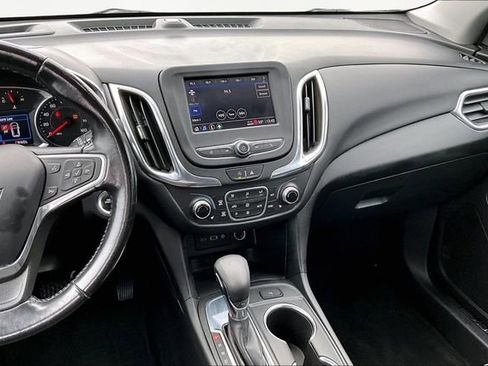 Used 2022 Chevrolet Equinox LT w/ Driver Convenience Package image 9