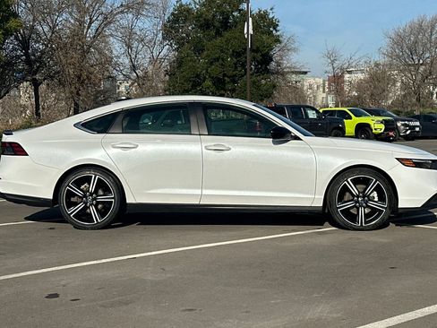 Used 2024 Honda Accord Sport image 3