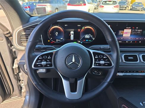 Used 2021 Mercedes-Benz GLS 450 4MATIC image 32