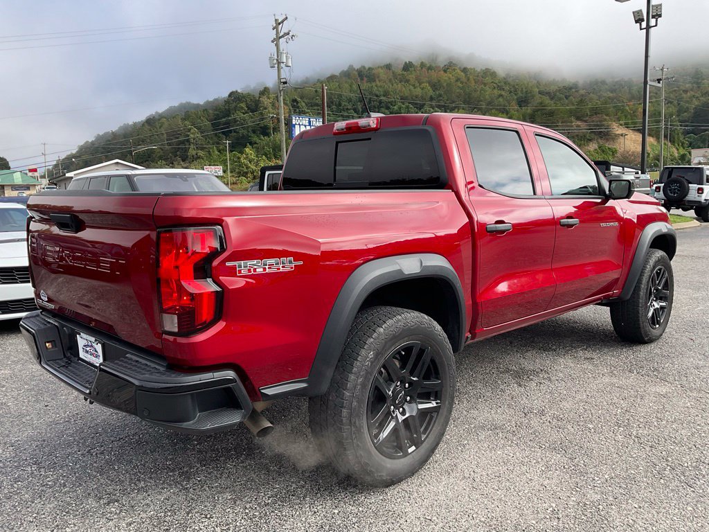 Used 2024 Chevrolet Colorado Trail Boss w/ Technology Package AWD/4WD image 6