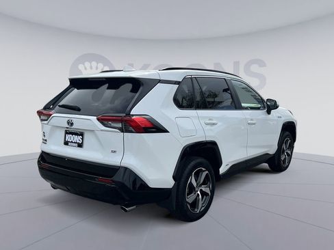 Used 2023 Toyota RAV4 SE w/ Weather & Moonroof Package image 16