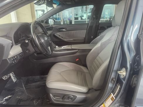 Used 2019 Toyota Avalon Touring w/ Advanced Safety Package image 14
