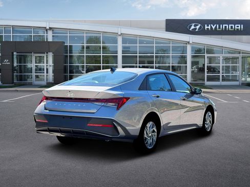 New 2026 Hyundai Elantra Blue image 7
