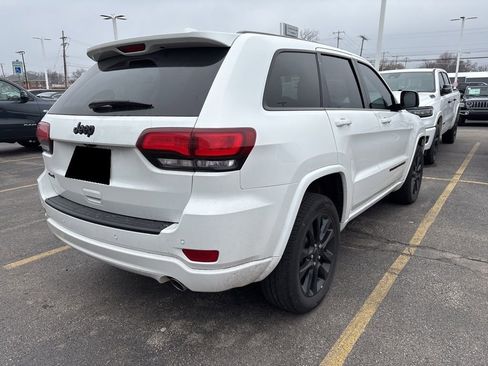 Certified 2022 Jeep Grand Cherokee Laredo X image 4