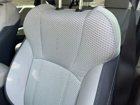 Used 2023 Subaru Forester Premium AWD/4WD image 7