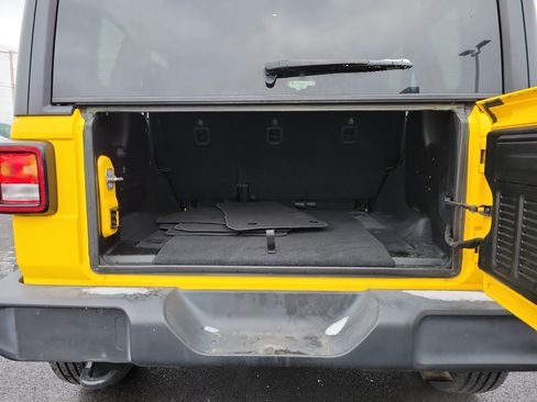 Used 2019 Jeep Wrangler Unlimited Sport S image 7