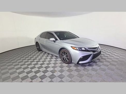 Used 2022 Toyota Camry SE FWD image 34