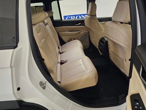 Used 2023 Jeep Grand Cherokee Limited image 37