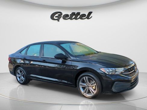 Used 2024 Volkswagen Jetta SE FWD image 3
