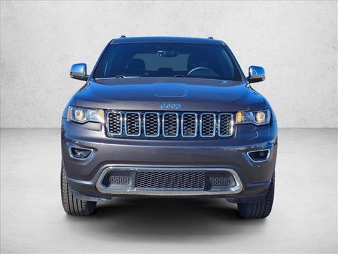 Used 2017 Jeep Grand Cherokee Limited image 3