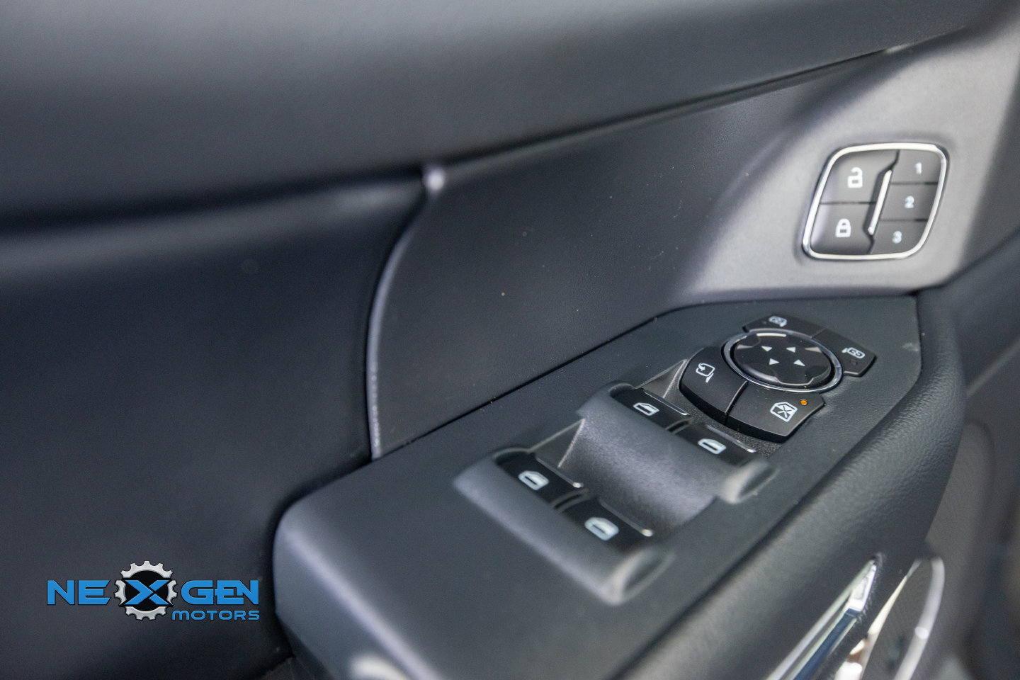 Used 2024 Ford Expedition Max Limited AWD/4WD image 15