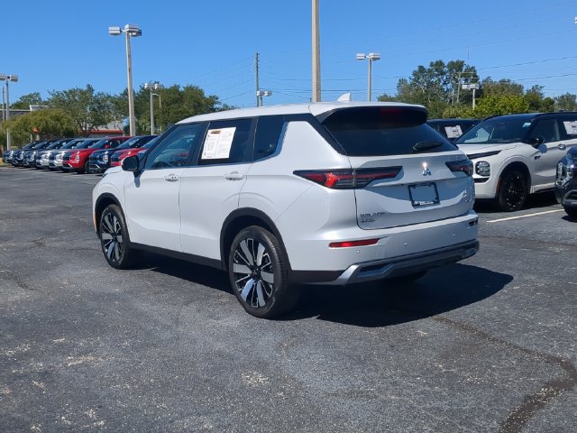 Used 2025 Mitsubishi Outlander SE FWD image 8