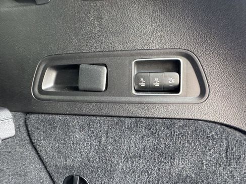 Used 2023 Mercedes-Benz GLS 580 4MATIC image 25