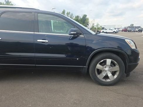 Used 2009 GMC Acadia SLT w/ Technology Package FWD image 4