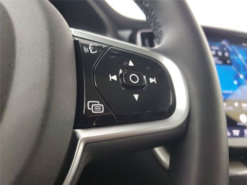 Certified 2025 Volvo XC60 B5 Ultra AWD/4WD image 26
