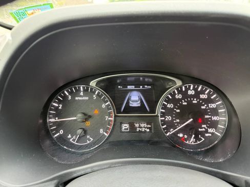 Used 2015 Nissan Pathfinder SV w/ Trailer Tow Package AWD/4WD image 10
