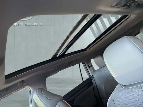 Used 2023 Toyota Highlander Platinum image 20