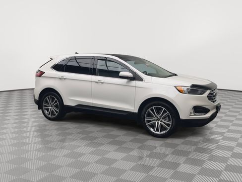 Certified 2023 Ford Edge Titanium w/ Class II Trailer Tow Package image 42