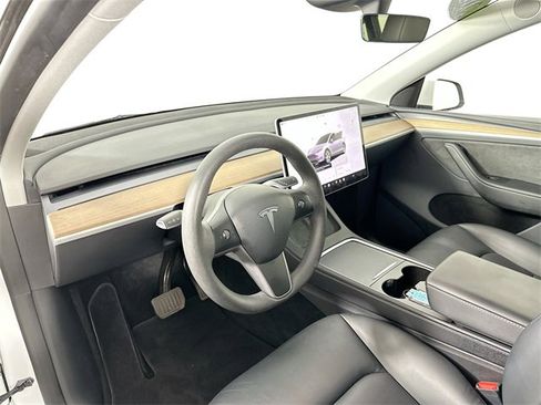 Used 2023 Tesla Model Y Long Range image 18