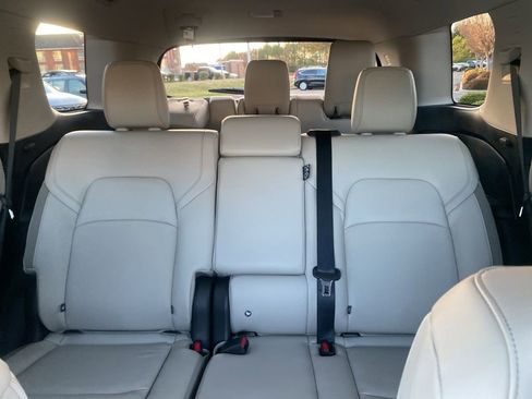 Used 2024 Nissan Pathfinder SL image 28