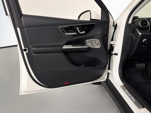 Certified 2024 Mercedes-Benz GLC 300 image 22