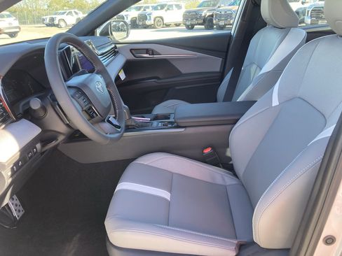 Used 2026 Toyota Camry SE image 16