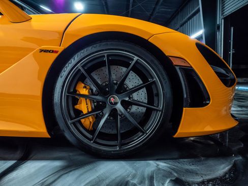 Used 2018 McLaren 720S Performance image 21