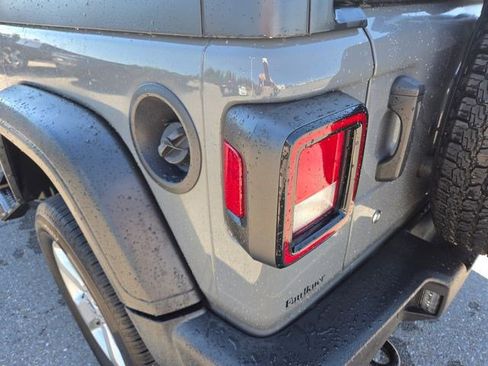 Used 2019 Jeep Wrangler Unlimited Sport S AWD/4WD image 13