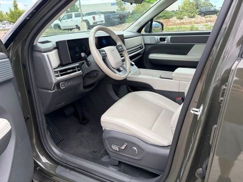 Used 2025 Hyundai Santa Fe SEL AWD/4WD image 16