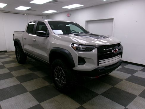 New 2026 Chevrolet Colorado ZR2 w/ Technology Package AWD/4WD image 4