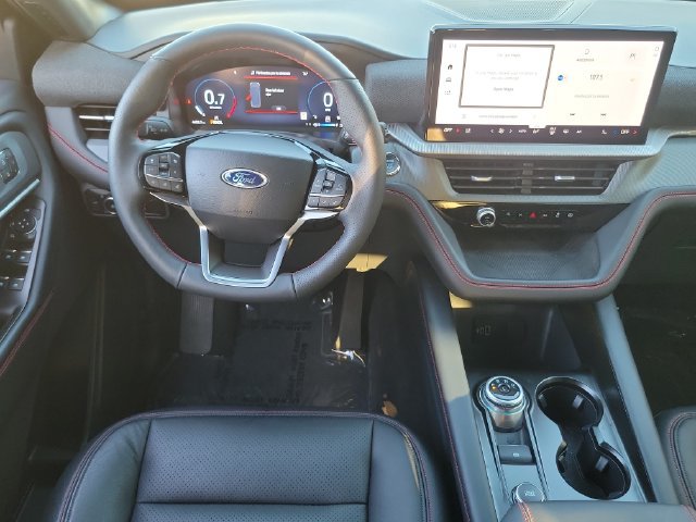 Used 2026 Ford Explorer ST-Line w/ ST-Line Street Pack RWD image 3