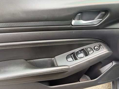 Used 2019 Nissan Altima 2.5 S AWD/4WD image 12