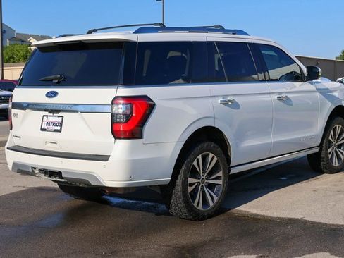 Used 2021 Ford Expedition Platinum image 3
