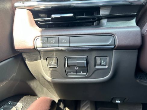 Used 2022 Cadillac Escalade Premium Luxury Platinum RWD image 58