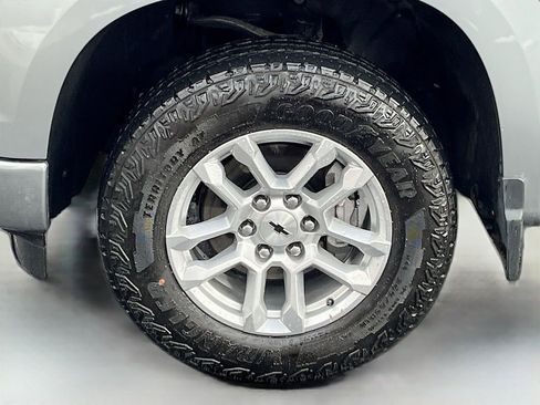 Used 2024 Chevrolet Silverado 1500 RST w/ Z71 Off-Road Package AWD/4WD image 32