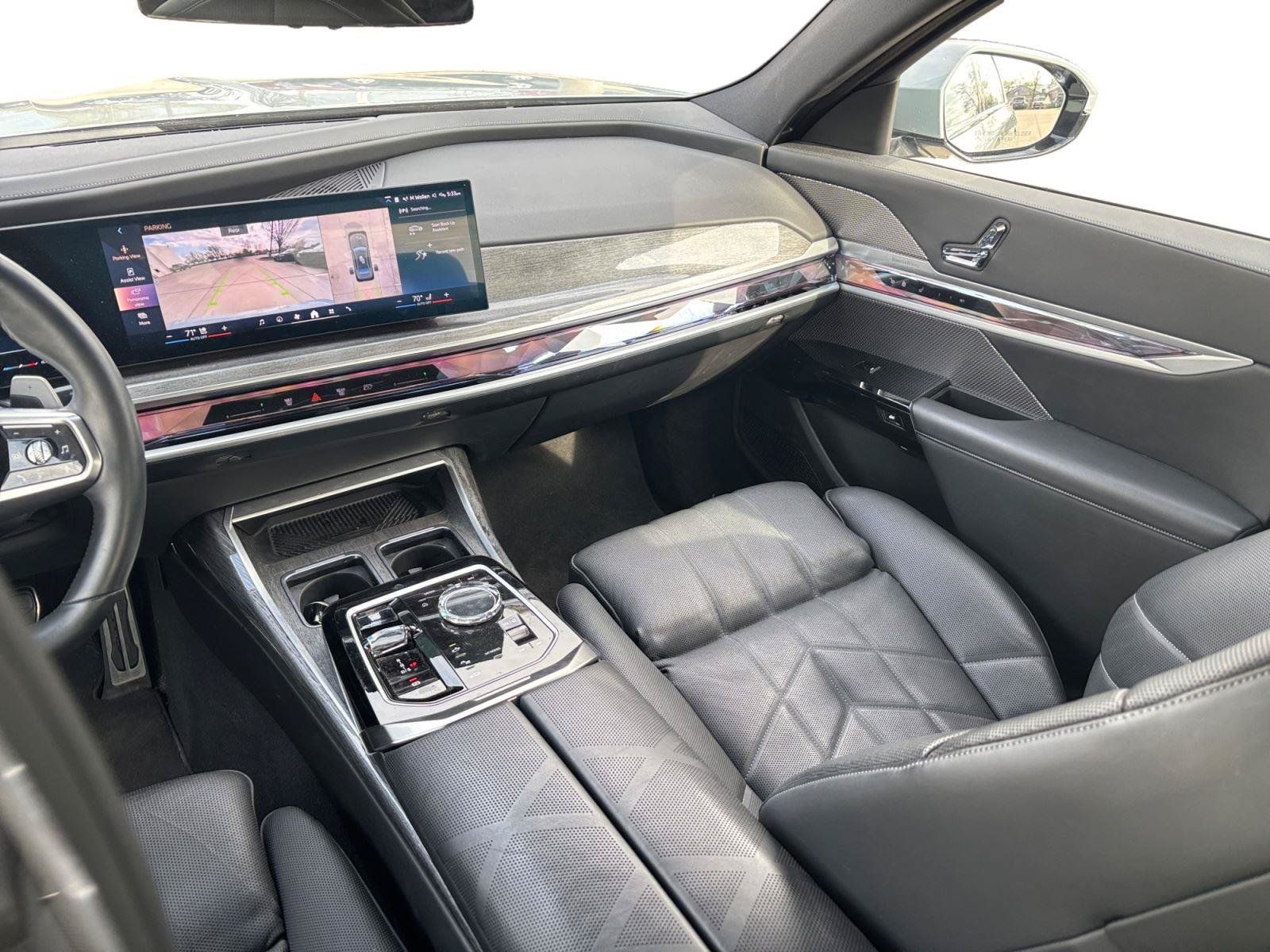 Used 2023 BMW 760i xDrive AWD/4WD image 25
