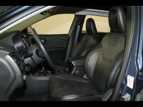 Used 2021 Jeep Cherokee Limited image 23